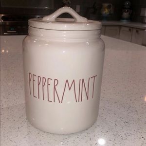 Peppermint cansister